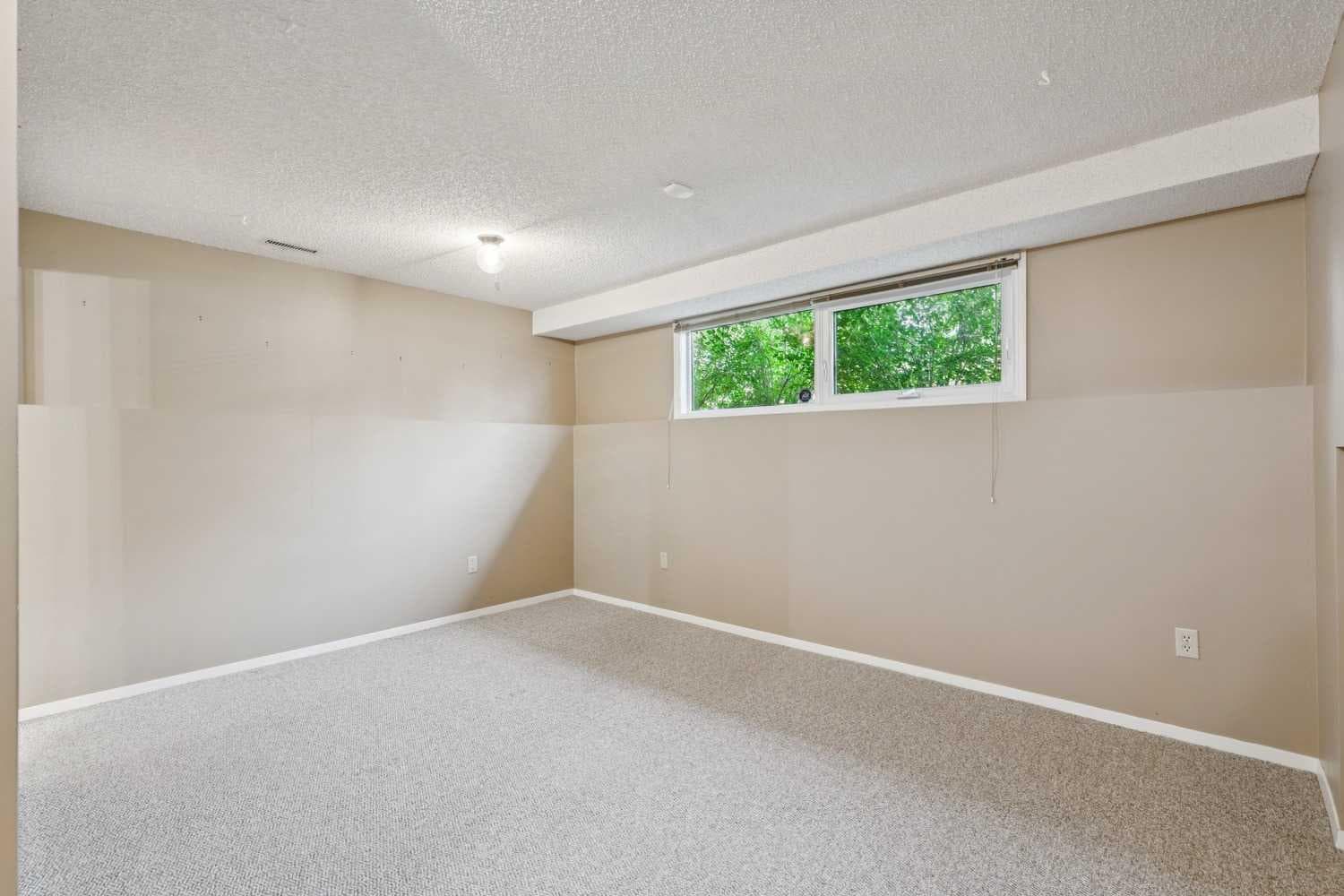 567 Parkridge Drive SE