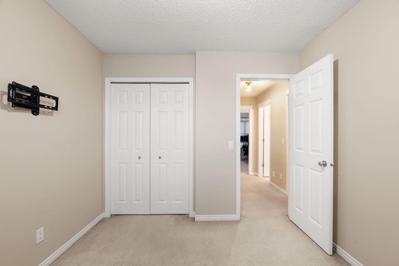 147, 7707 Martha's Haven Park NE