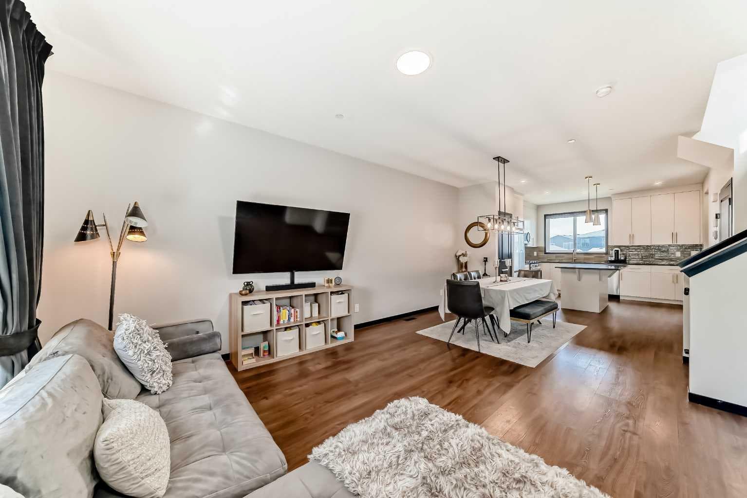 36 Howse Heights NE