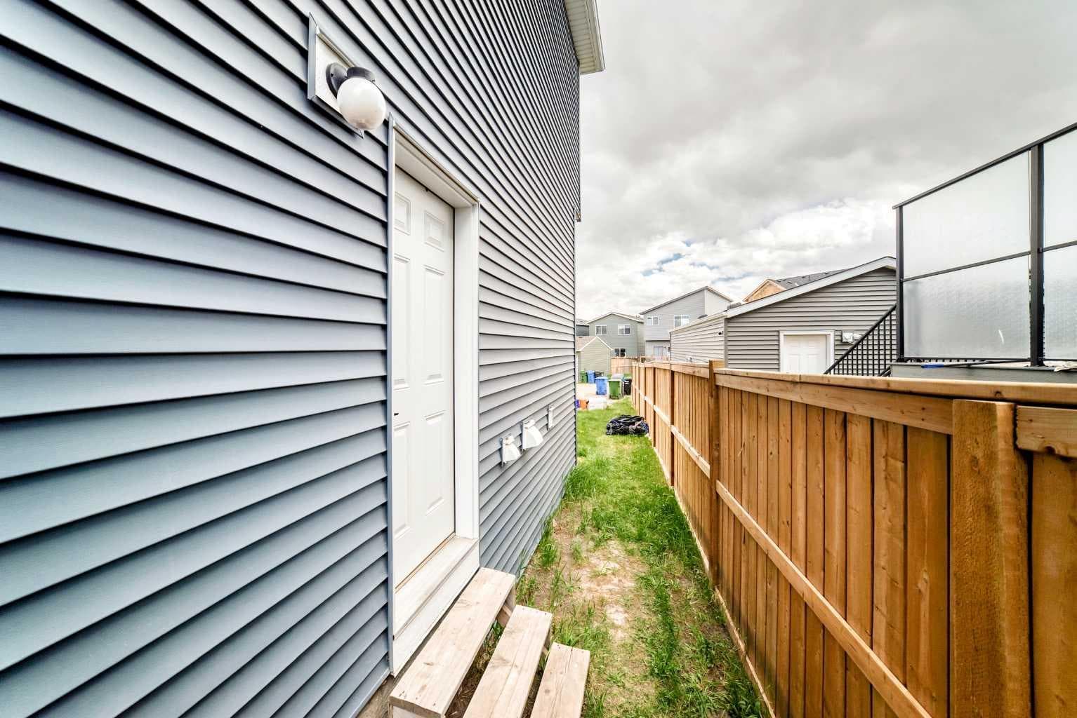 36 Howse Heights NE