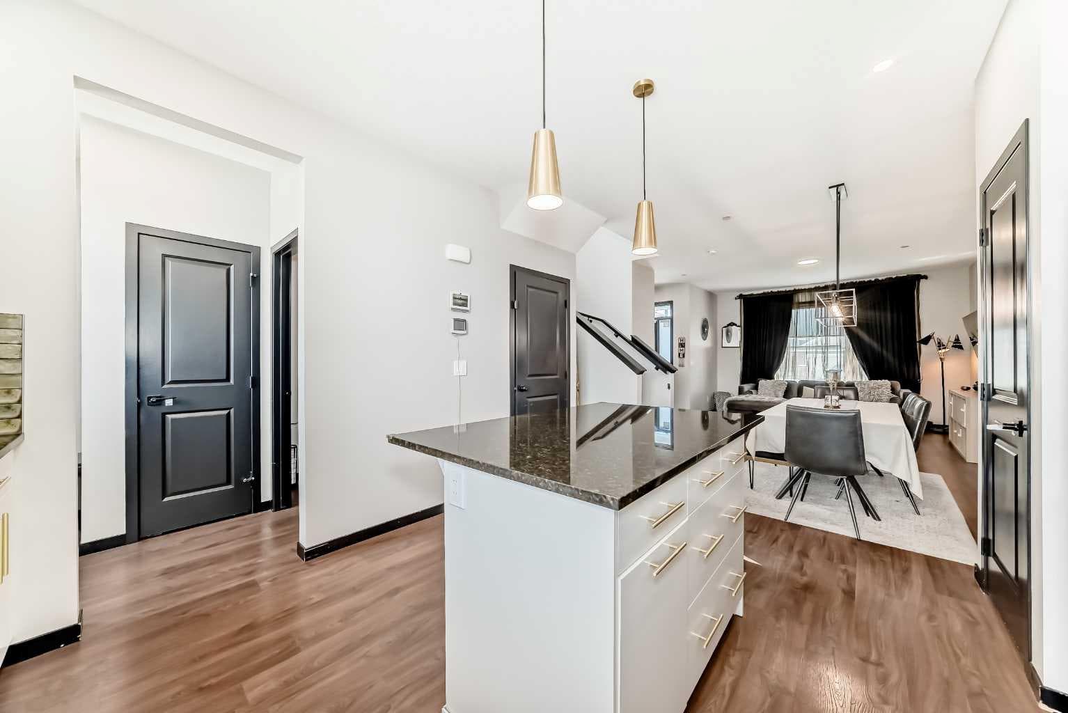 36 Howse Heights NE