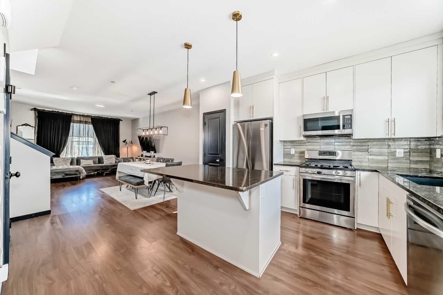 36 Howse Heights NE