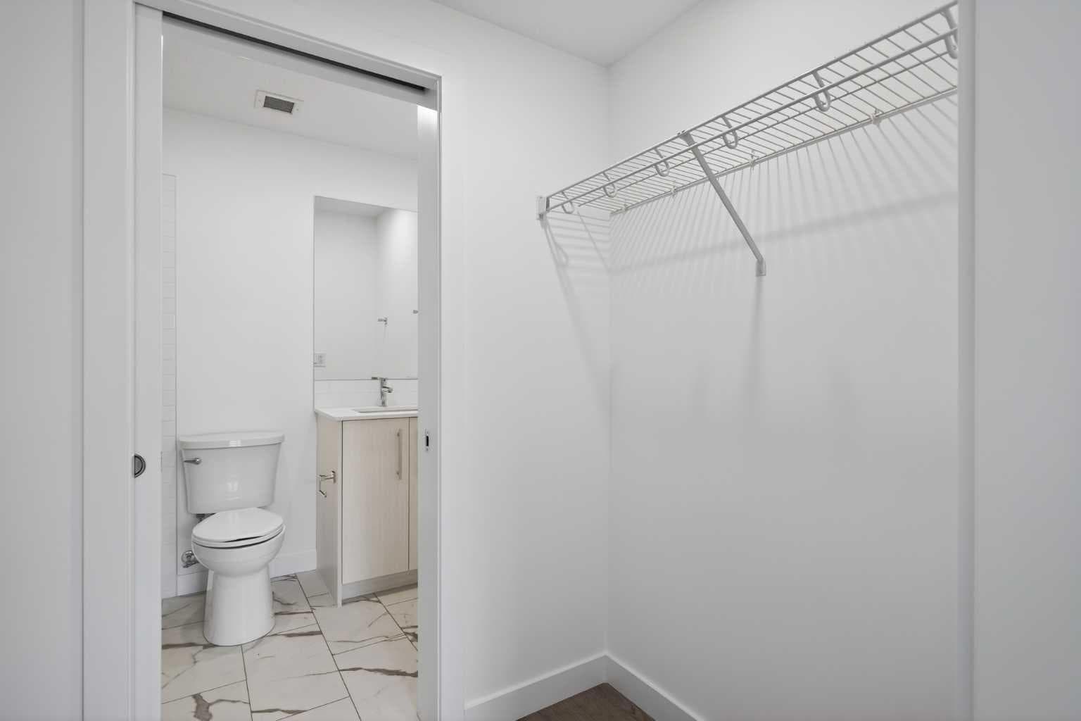 3201, 6 Merganser Drive W