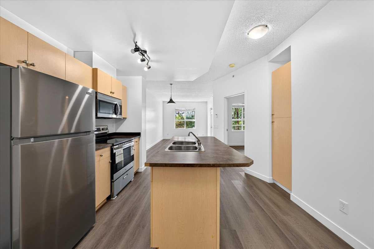 3304, 73 Erin Woods Court SE