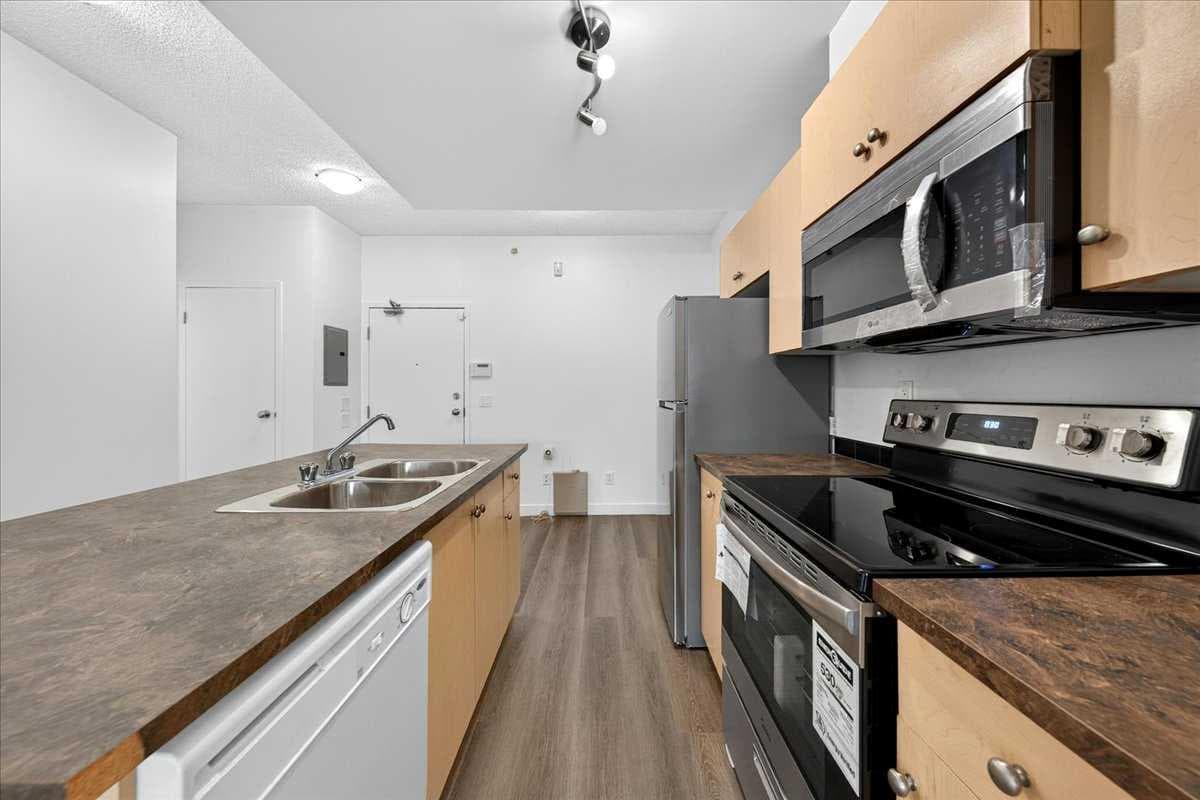3304, 73 Erin Woods Court SE