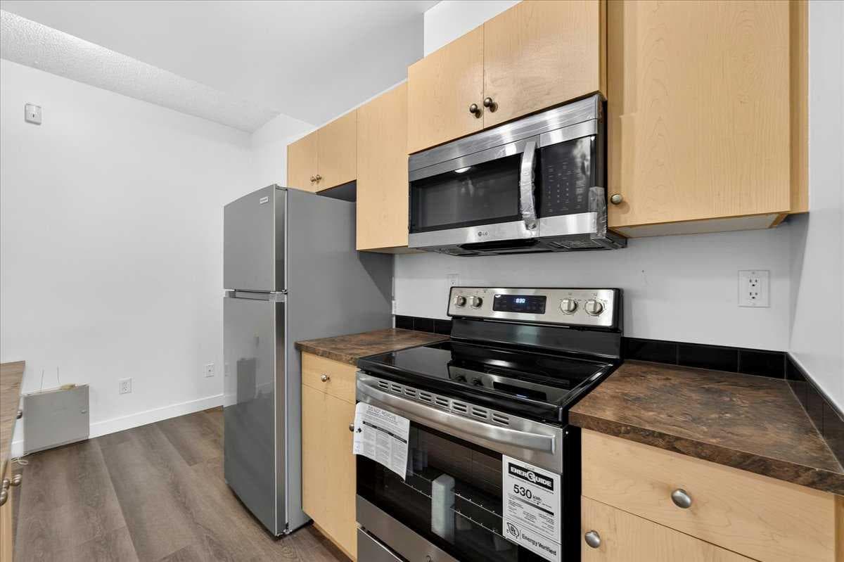 3304, 73 Erin Woods Court SE