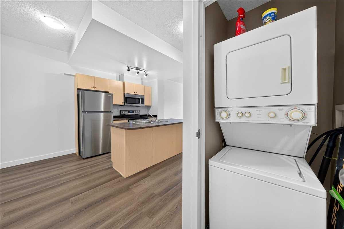 3304, 73 Erin Woods Court SE