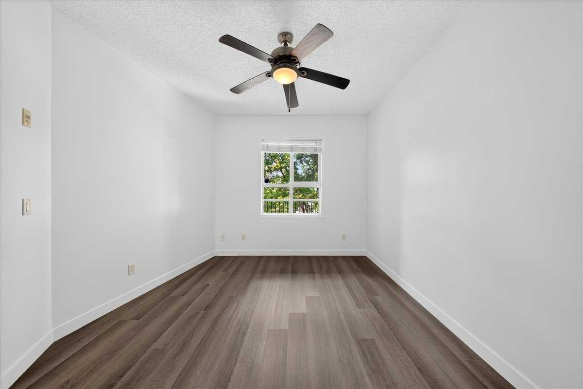 3304, 73 Erin Woods Court SE