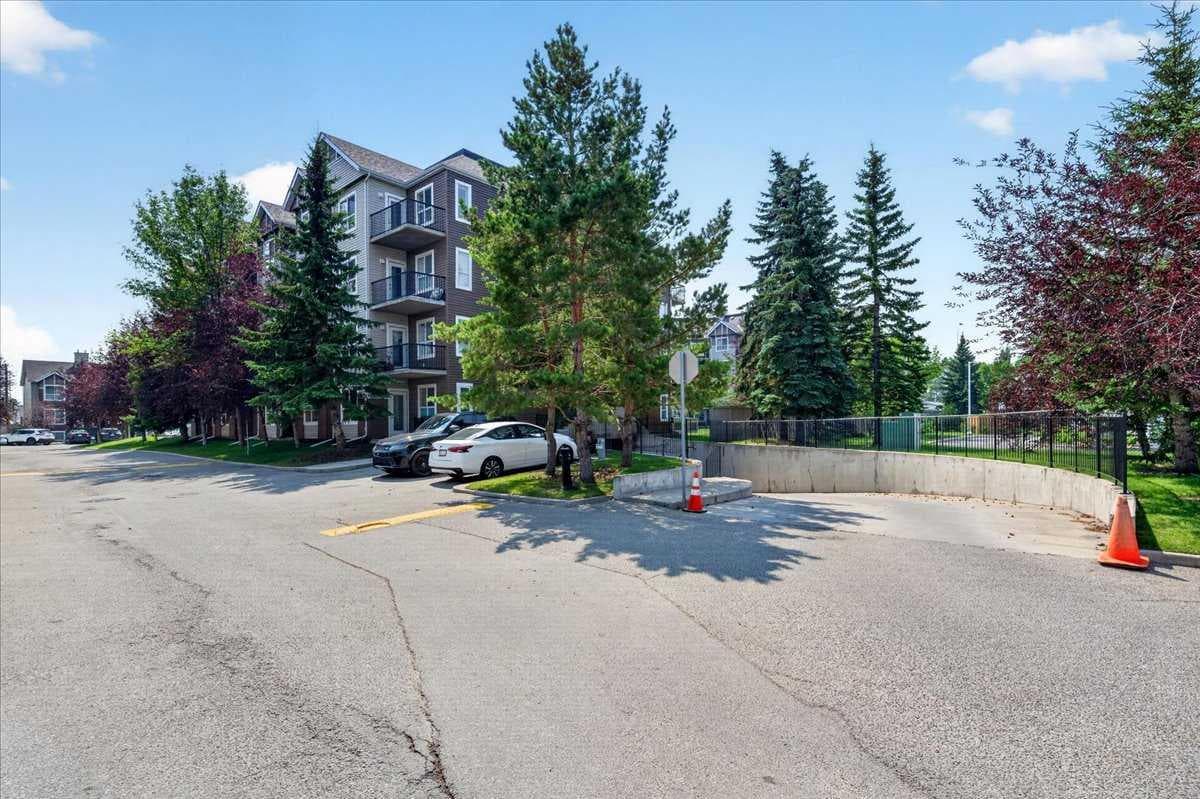 3304, 73 Erin Woods Court SE