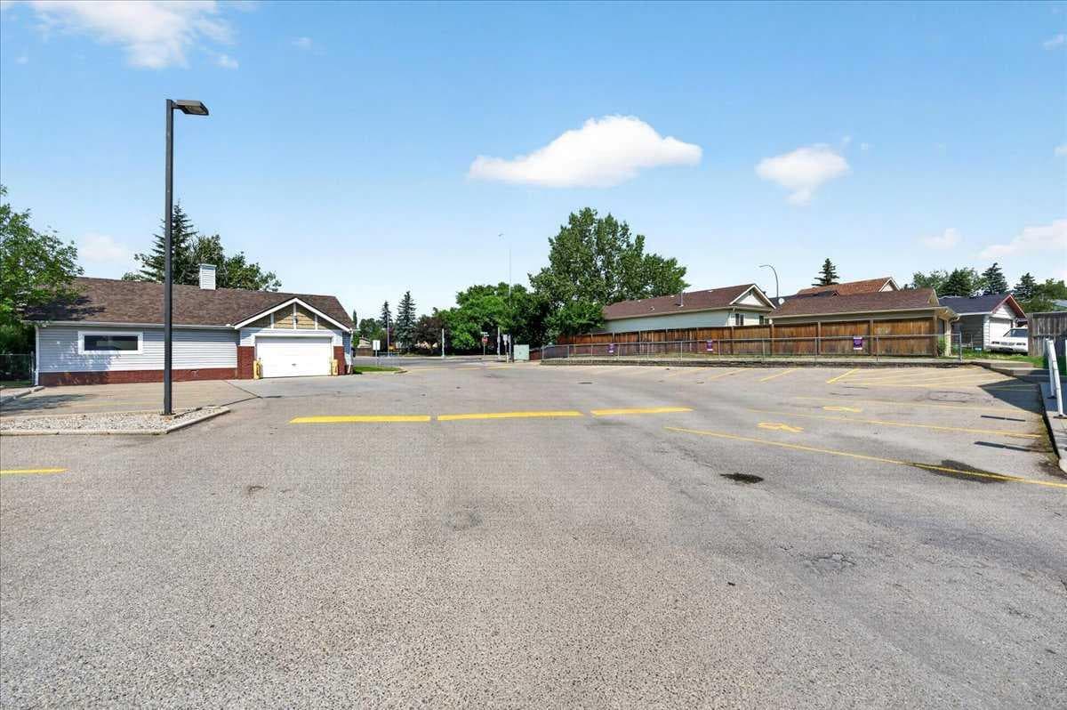 3304, 73 Erin Woods Court SE