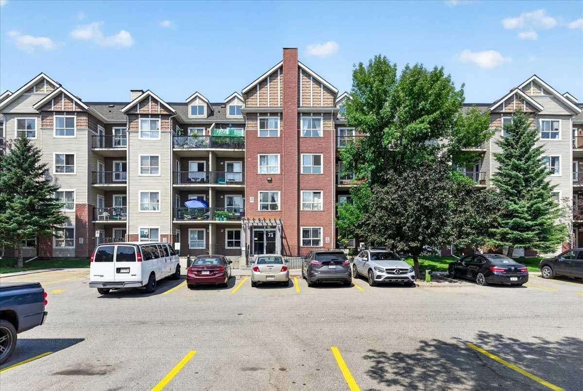 3304, 73 Erin Woods Court SE