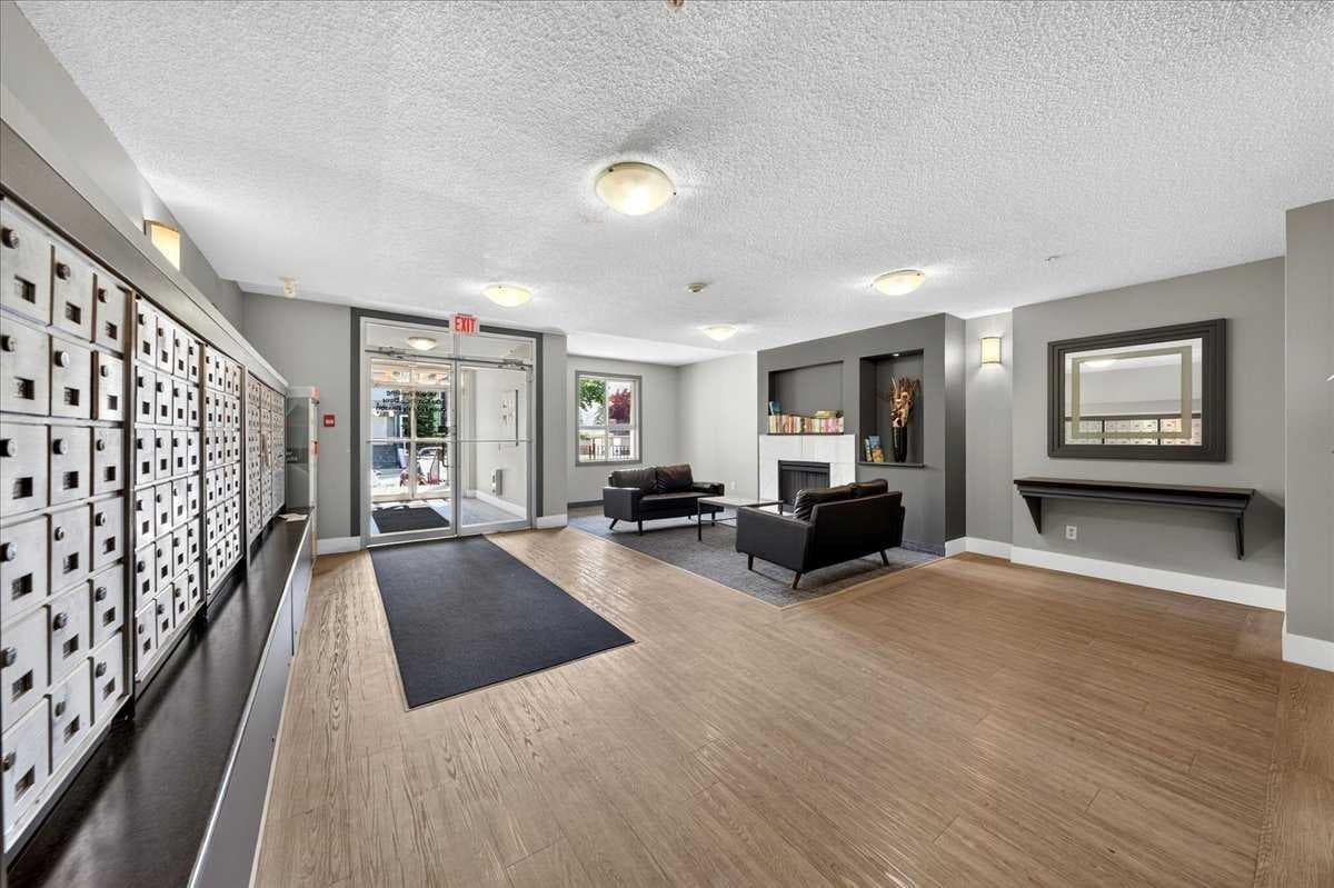 3304, 73 Erin Woods Court SE