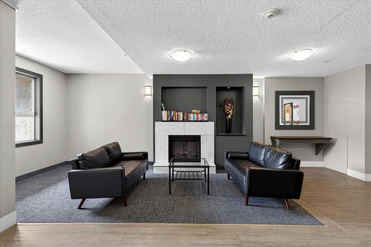 3304, 73 Erin Woods Court SE