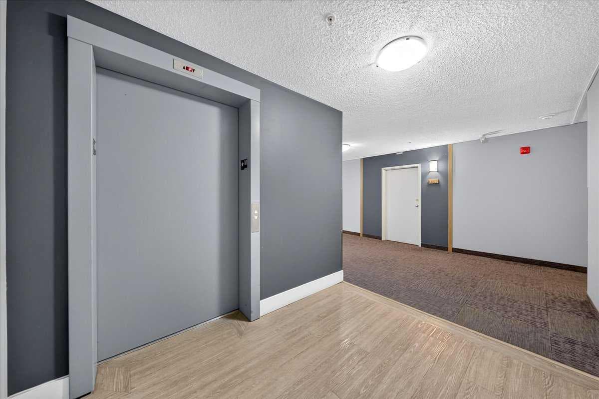 3304, 73 Erin Woods Court SE