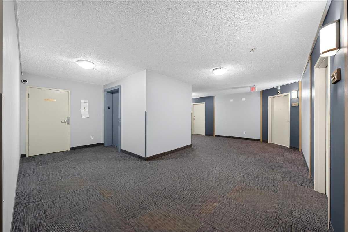 3304, 73 Erin Woods Court SE