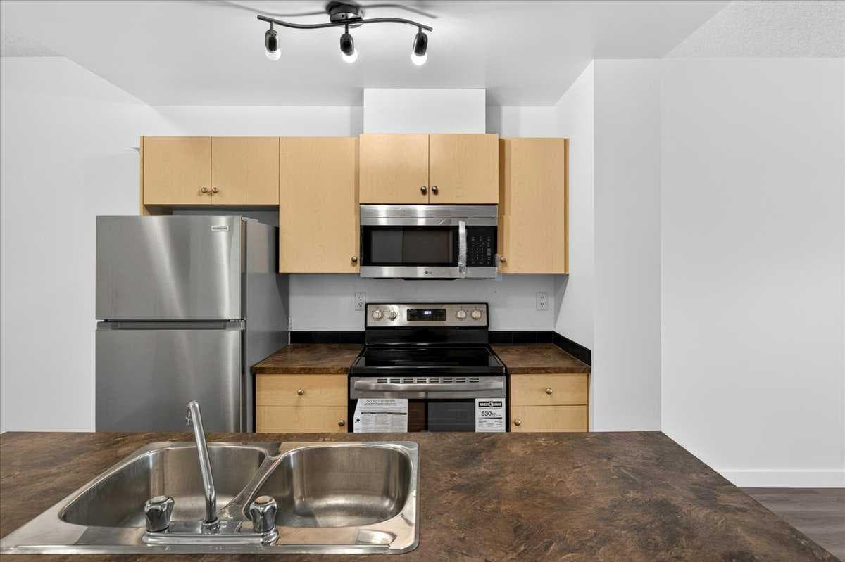 3304, 73 Erin Woods Court SE