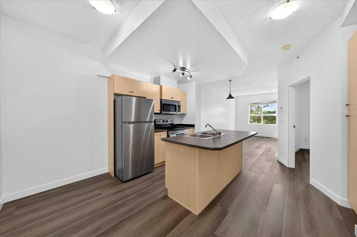 3304, 73 Erin Woods Court SE