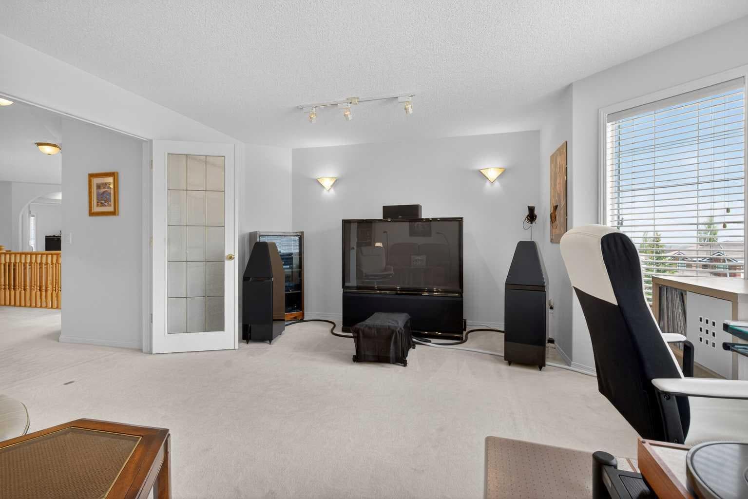 307 Hampstead Way NW