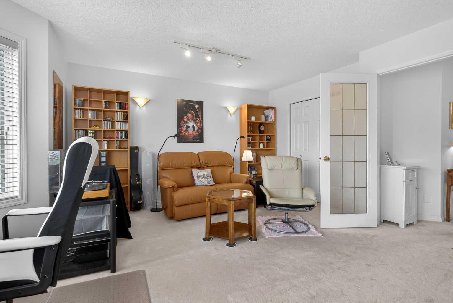 307 Hampstead Way NW