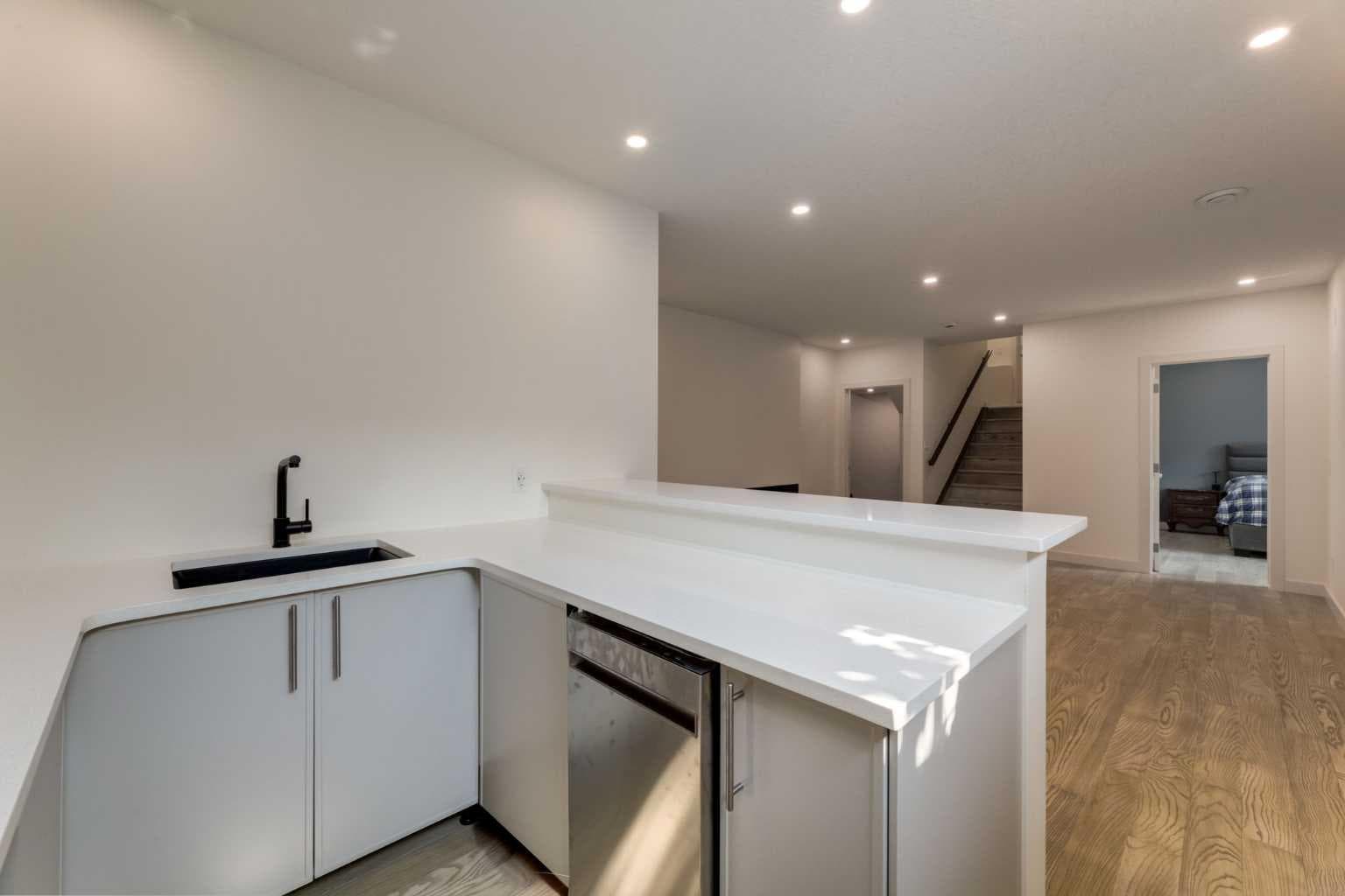 439 Canals Boulevard SW