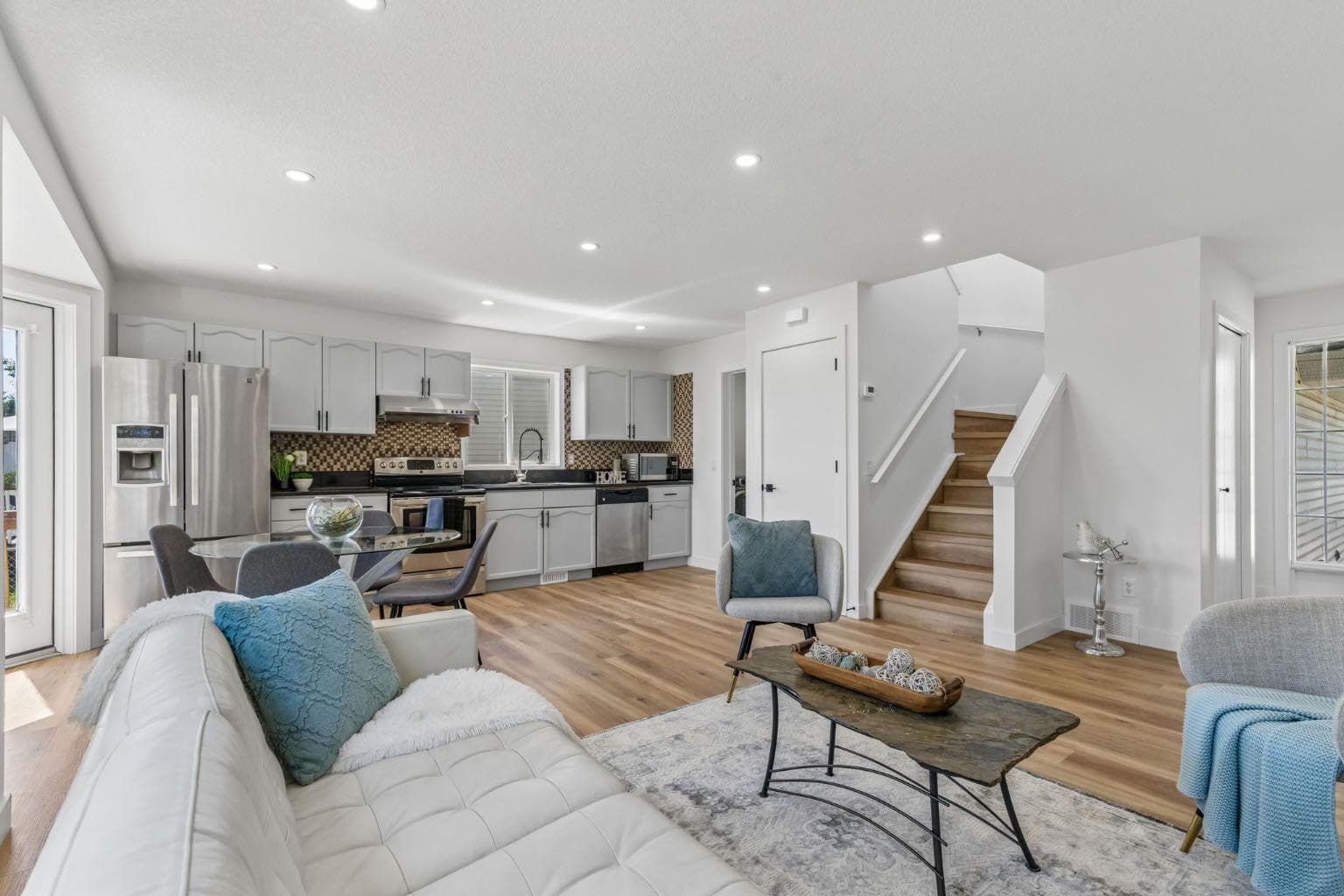 51 San Diego Place NE