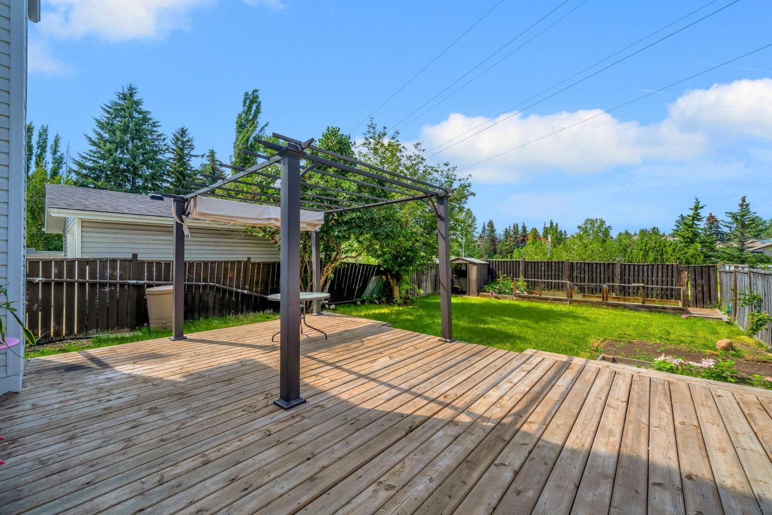 44 Strathclair Rise SW