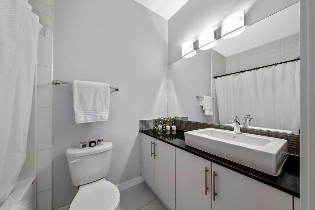 22 West Coach Manor SW