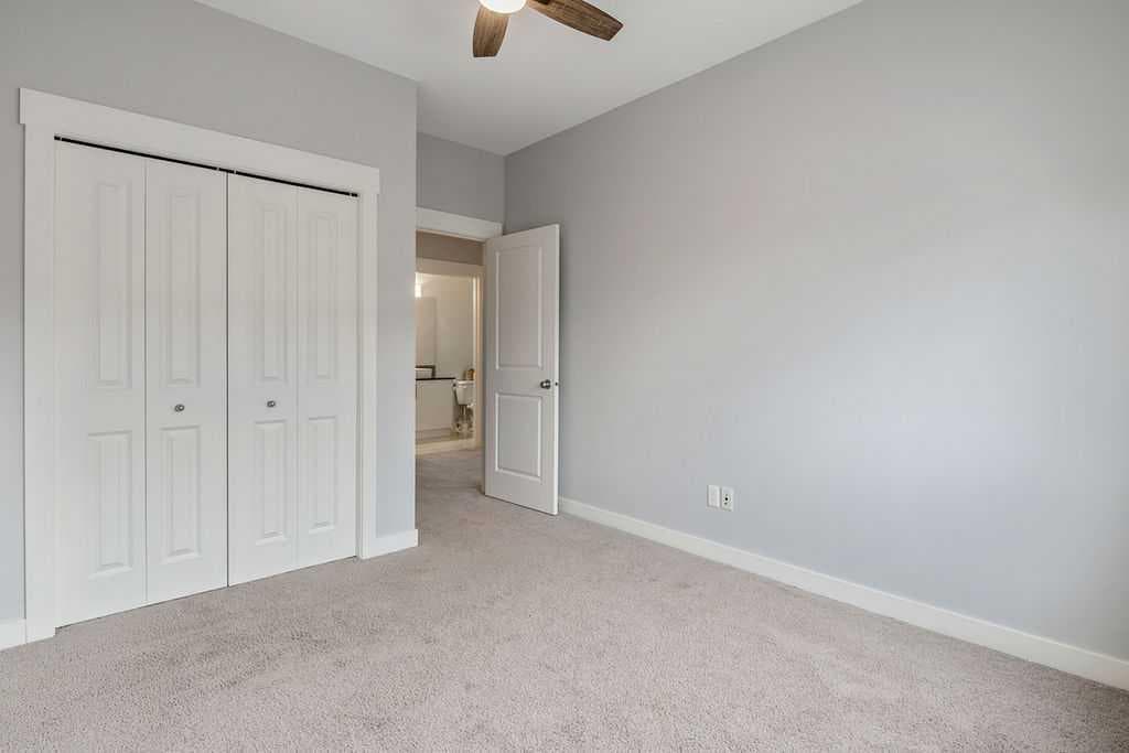 22 West Coach Manor SW