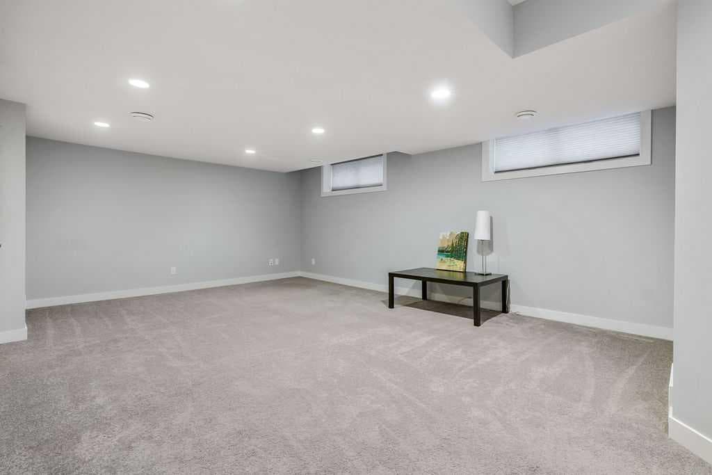 22 West Coach Manor SW