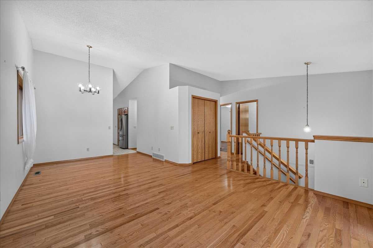 273 Sandarac Drive NW