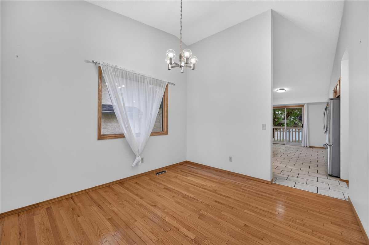 273 Sandarac Drive NW