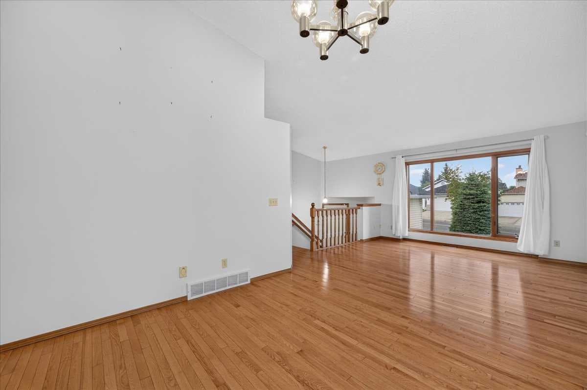 273 Sandarac Drive NW
