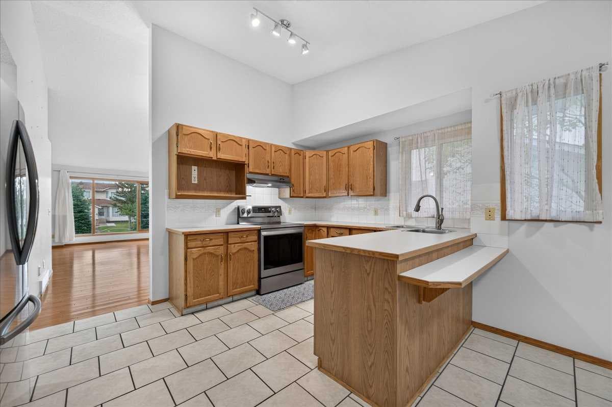 273 Sandarac Drive NW