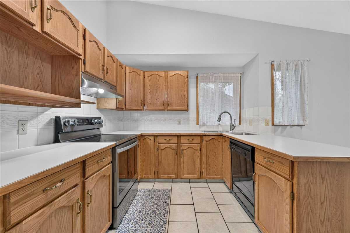 273 Sandarac Drive NW