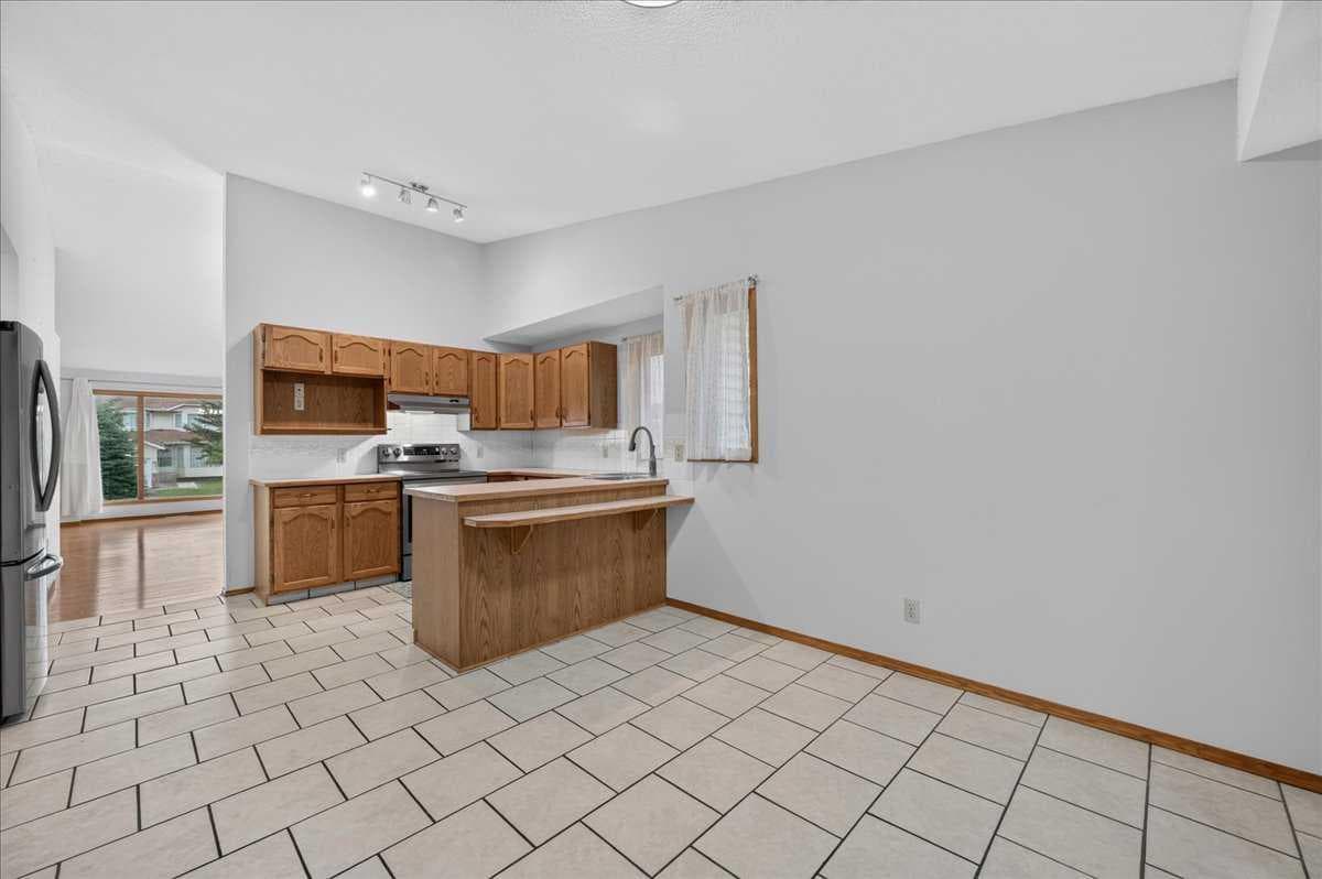 273 Sandarac Drive NW