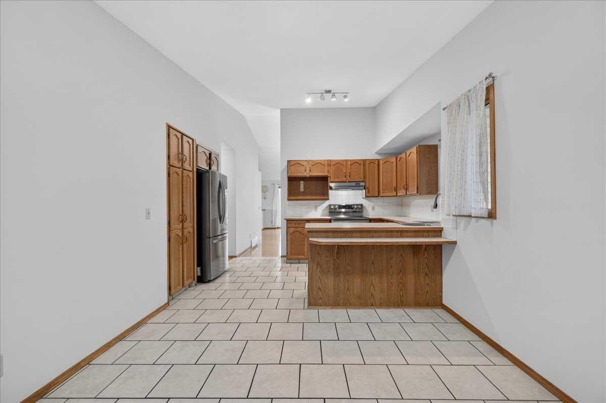 273 Sandarac Drive NW
