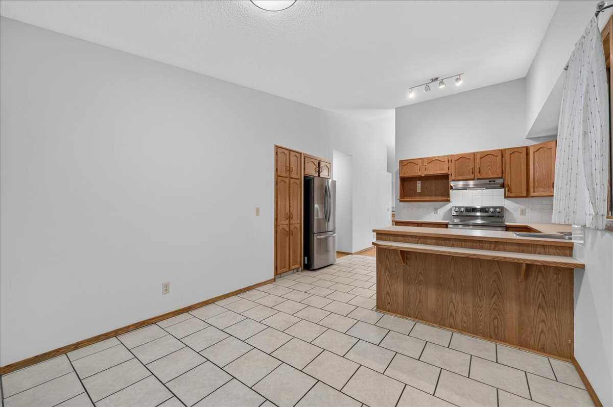 273 Sandarac Drive NW