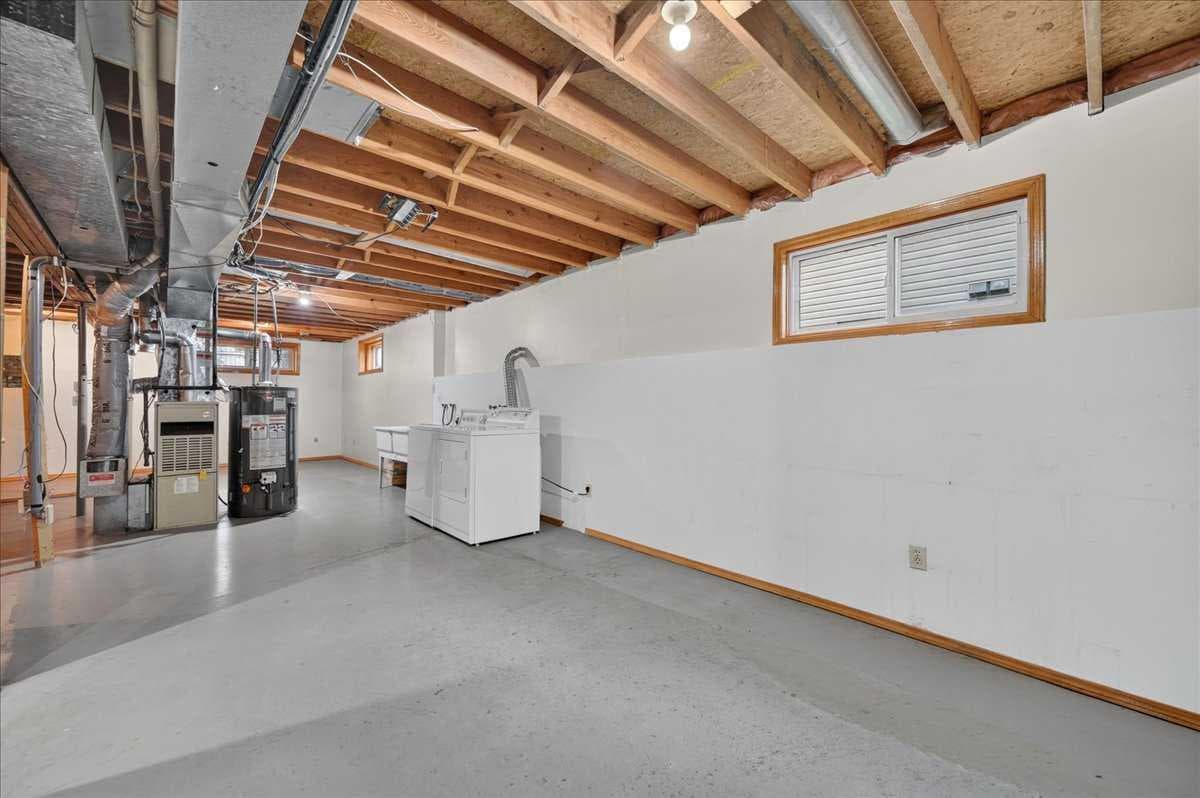 273 Sandarac Drive NW