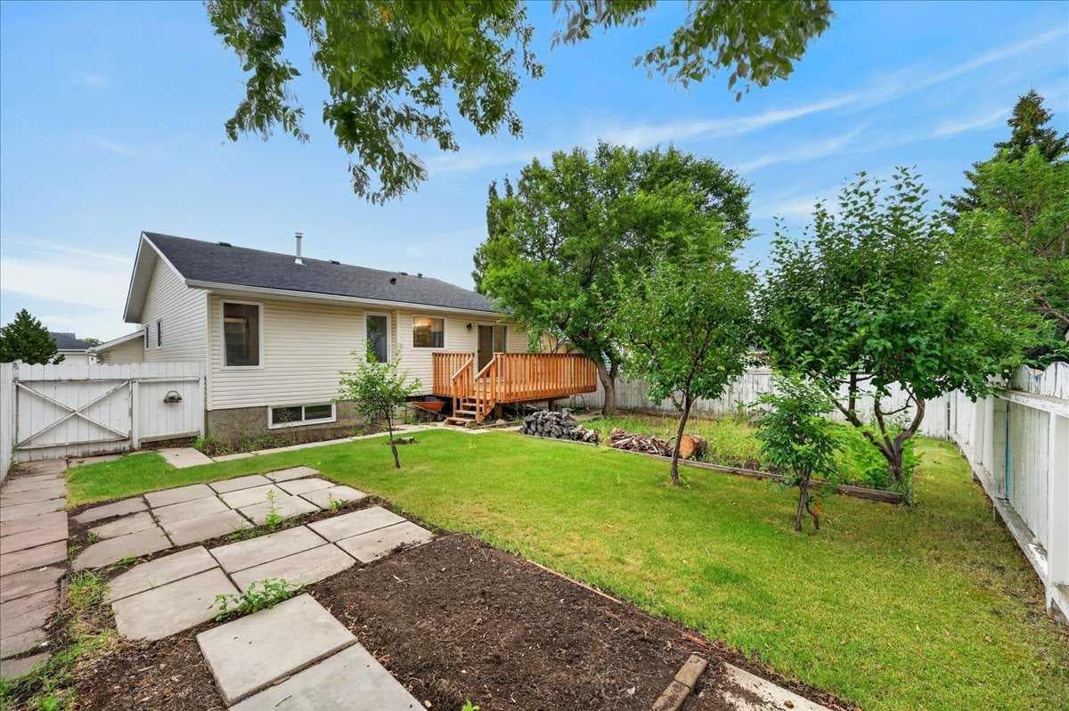 273 Sandarac Drive NW
