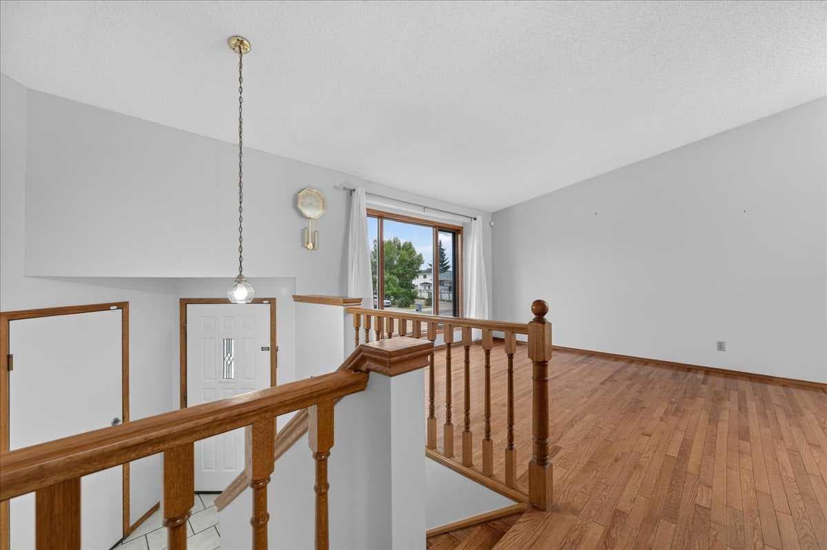 273 Sandarac Drive NW