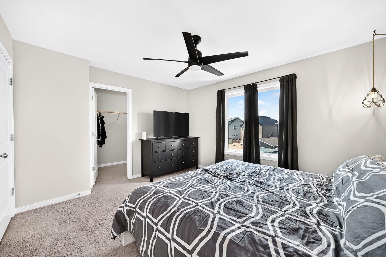 148 Copperpond Parade 