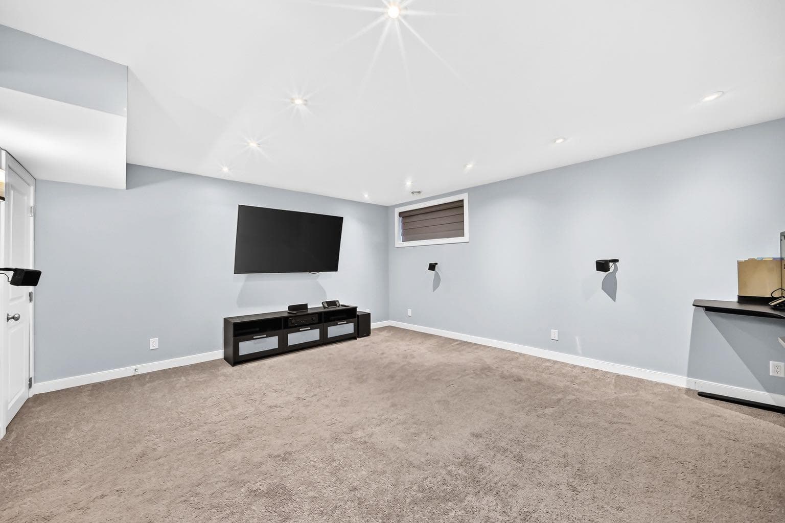 148 Copperpond Parade 