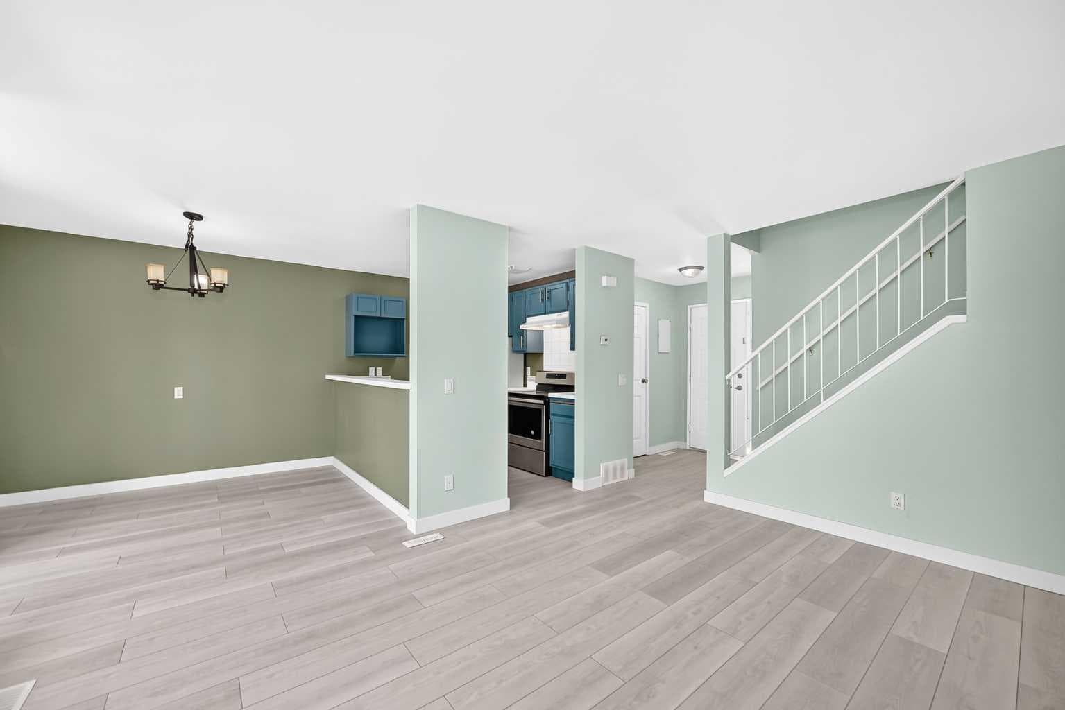 1, 208 Grier Terrace NE
