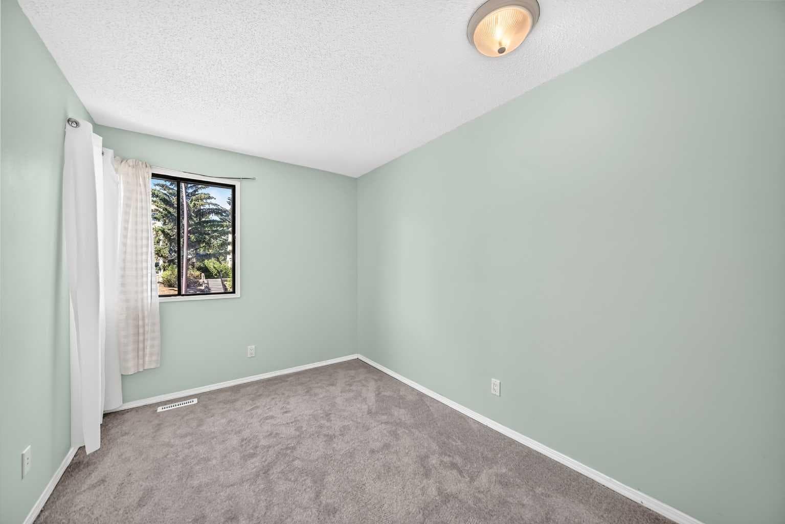 1, 208 Grier Terrace NE