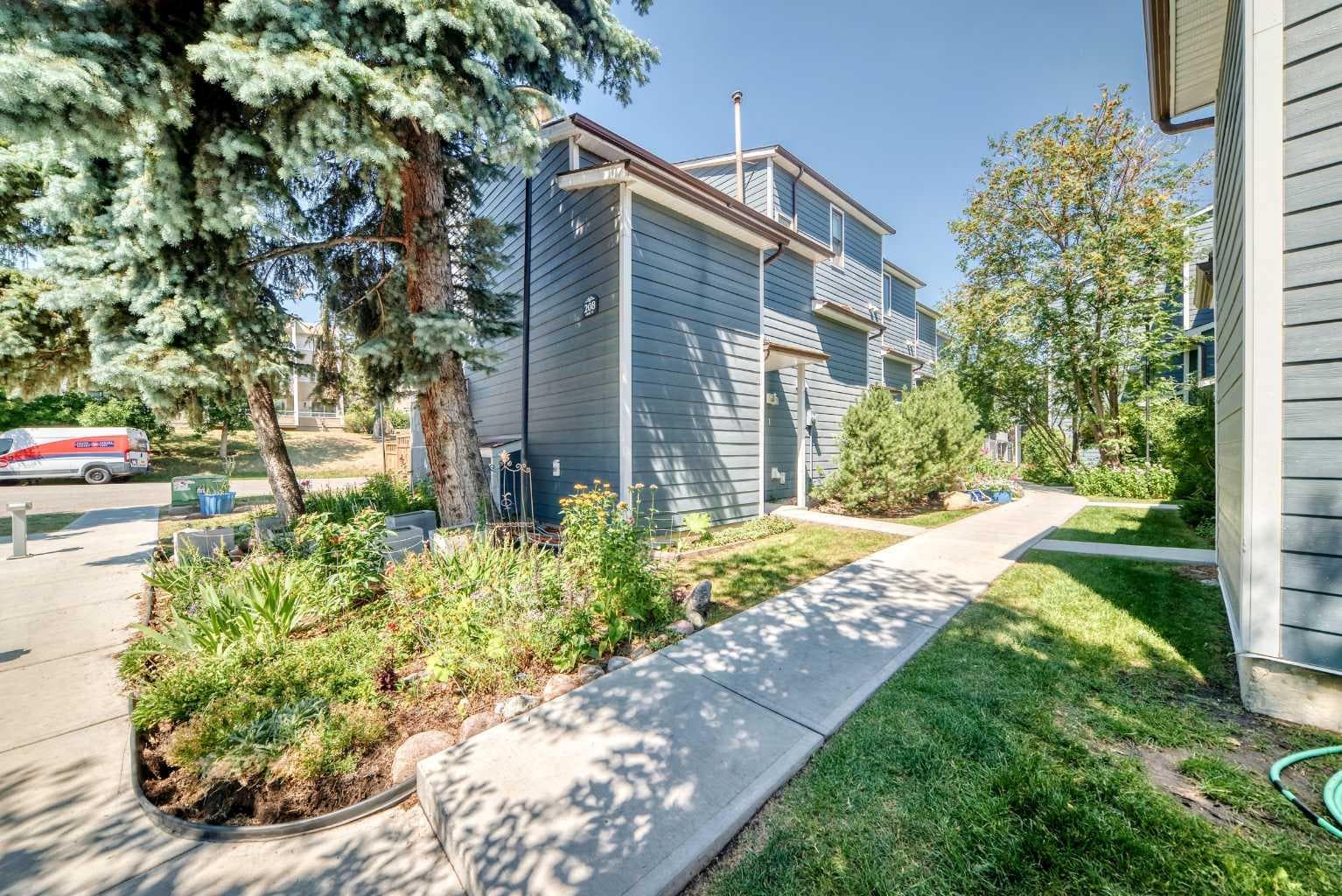 1, 208 Grier Terrace NE