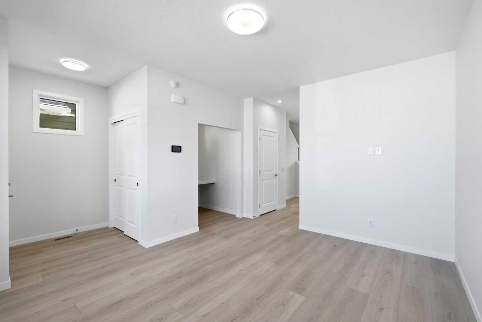 131 Royston Way NW