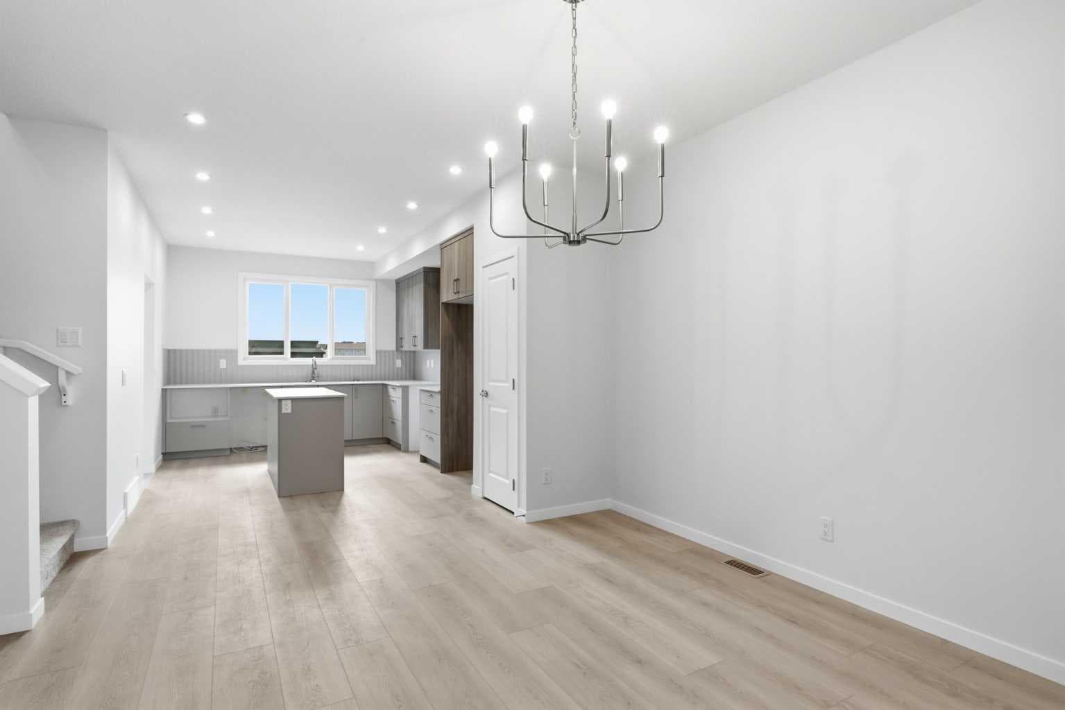 131 Royston Way NW