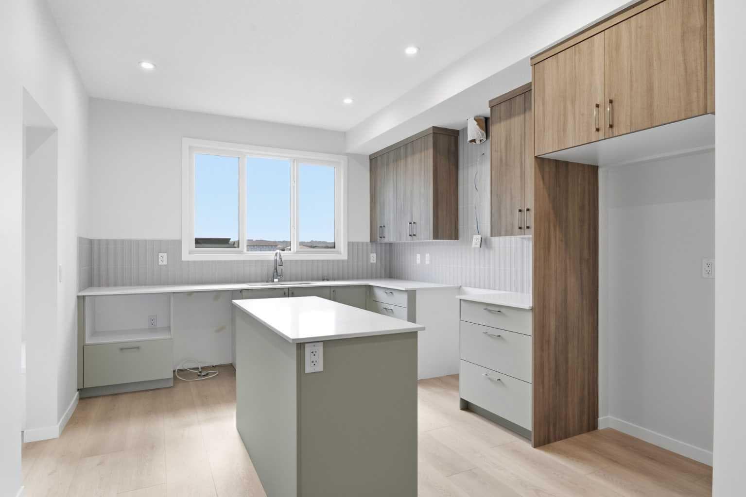 131 Royston Way NW