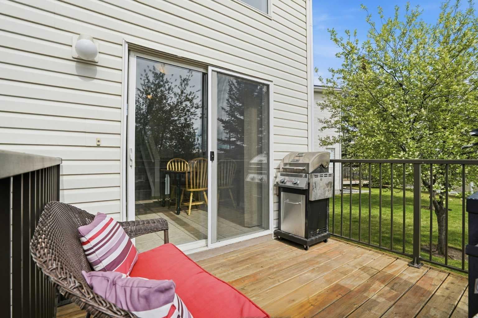 62 Country Hills Cove NW