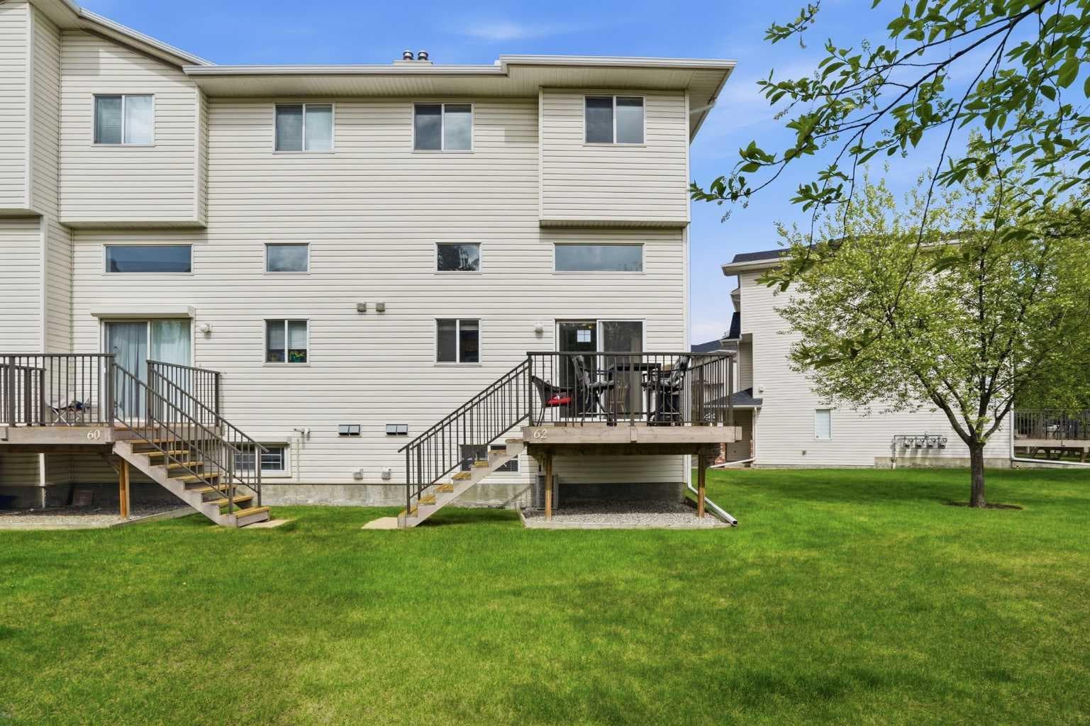 62 Country Hills Cove NW